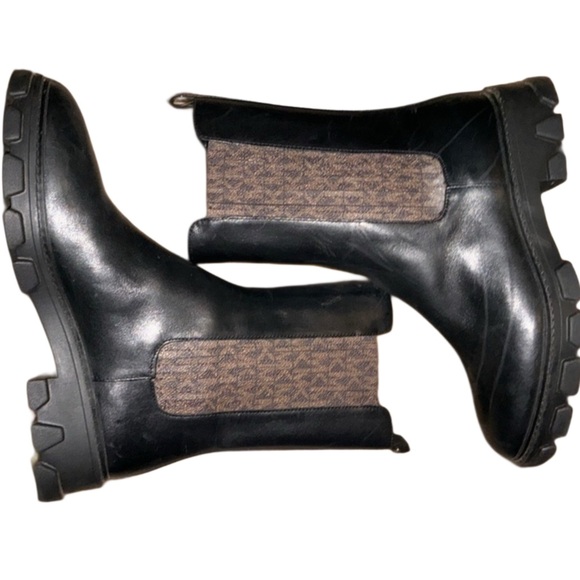Michael Kors Black and Brown women’s Boots - Picture 1 of 16